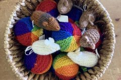 Knit-mice-and-balls